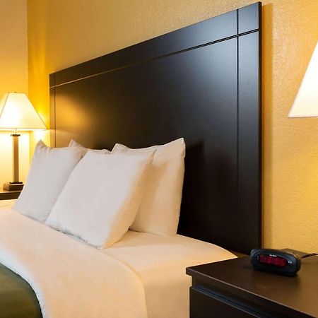 Quality Inn At Arlington Highlands Dış mekan fotoğraf