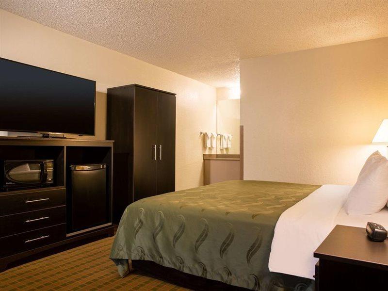 Quality Inn At Arlington Highlands Dış mekan fotoğraf