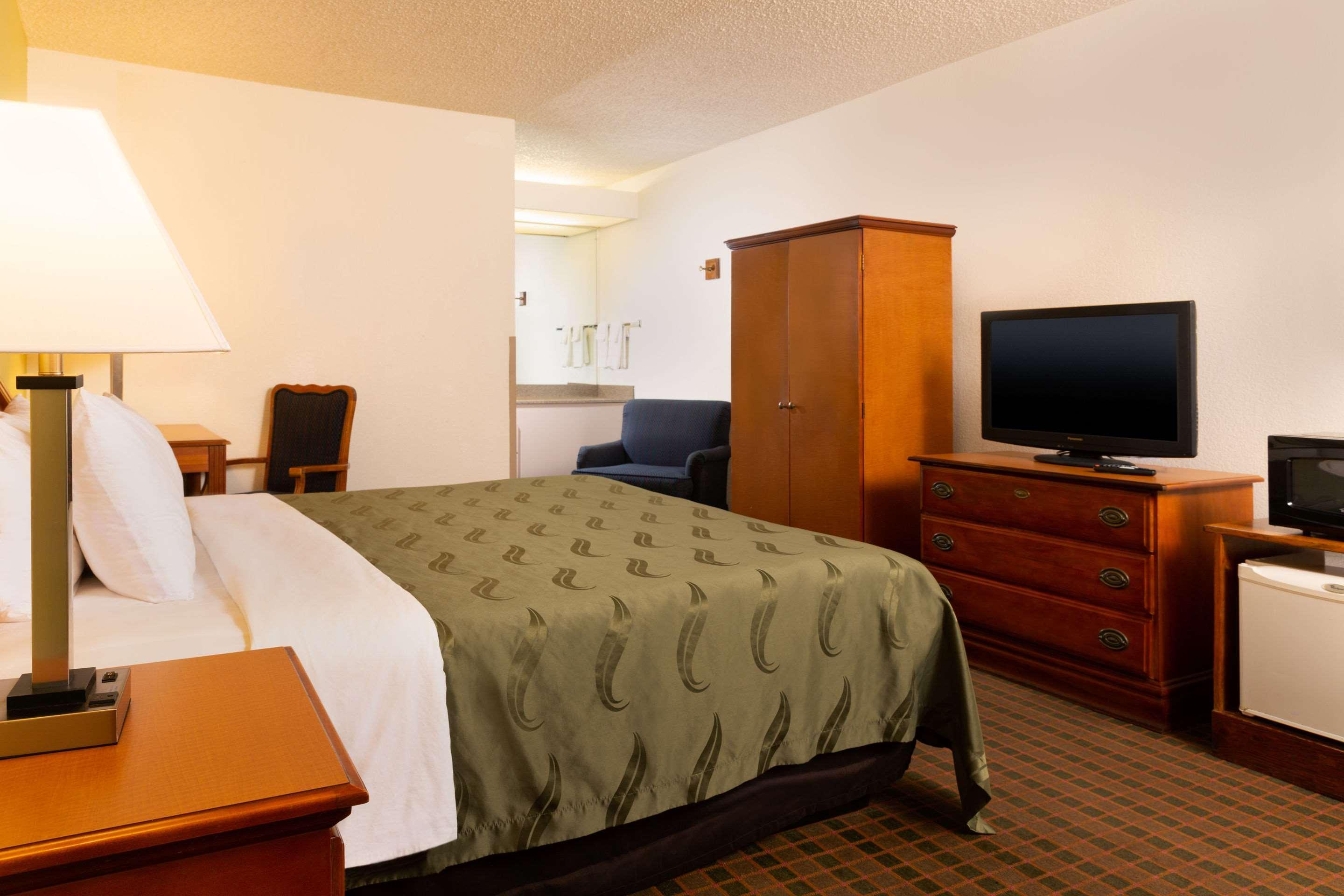 Quality Inn At Arlington Highlands Dış mekan fotoğraf