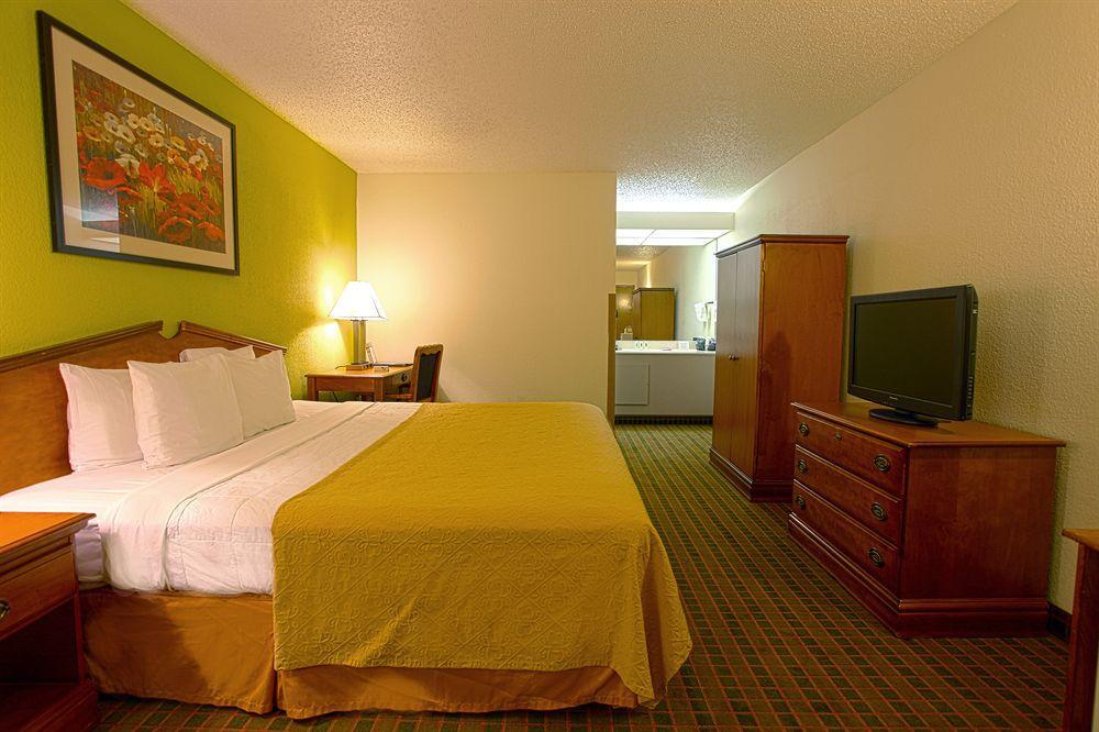 Quality Inn At Arlington Highlands Dış mekan fotoğraf