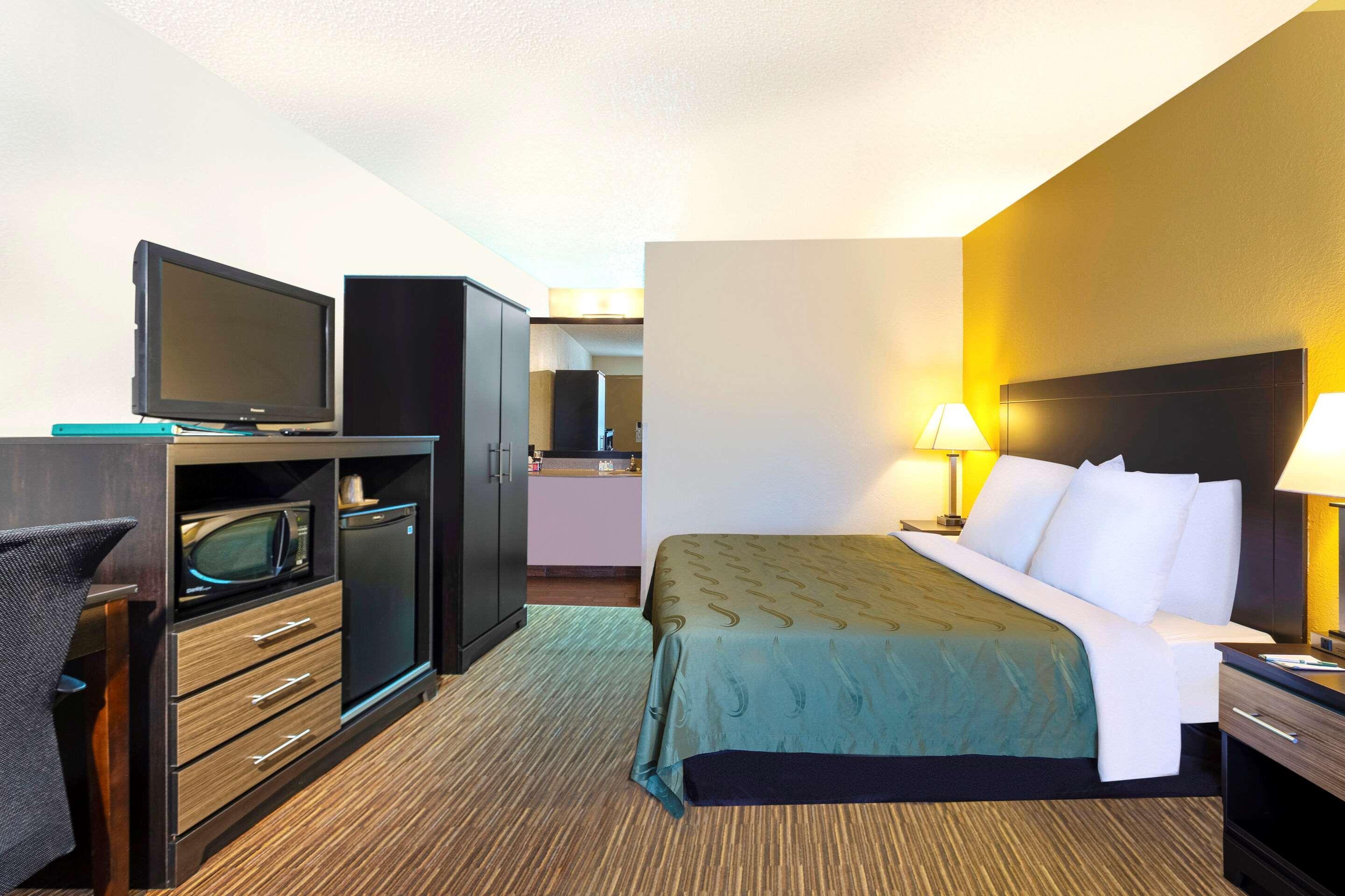 Quality Inn At Arlington Highlands Dış mekan fotoğraf