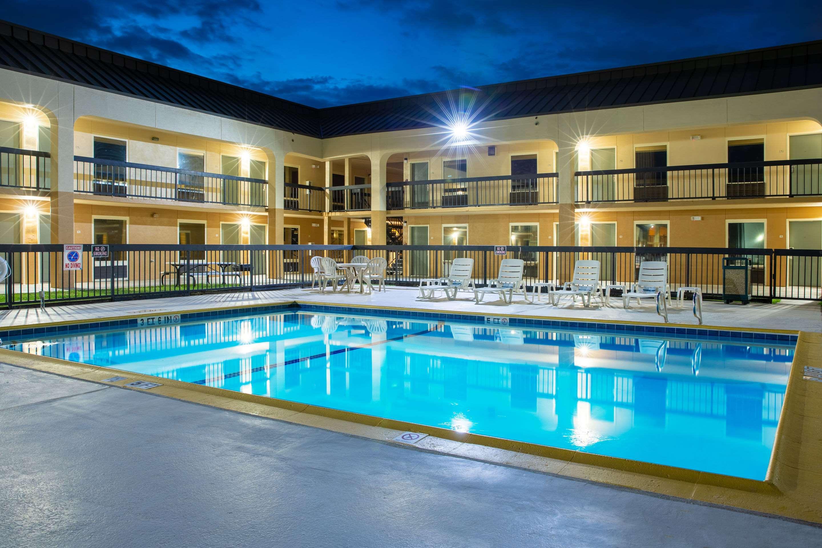 Quality Inn At Arlington Highlands Dış mekan fotoğraf