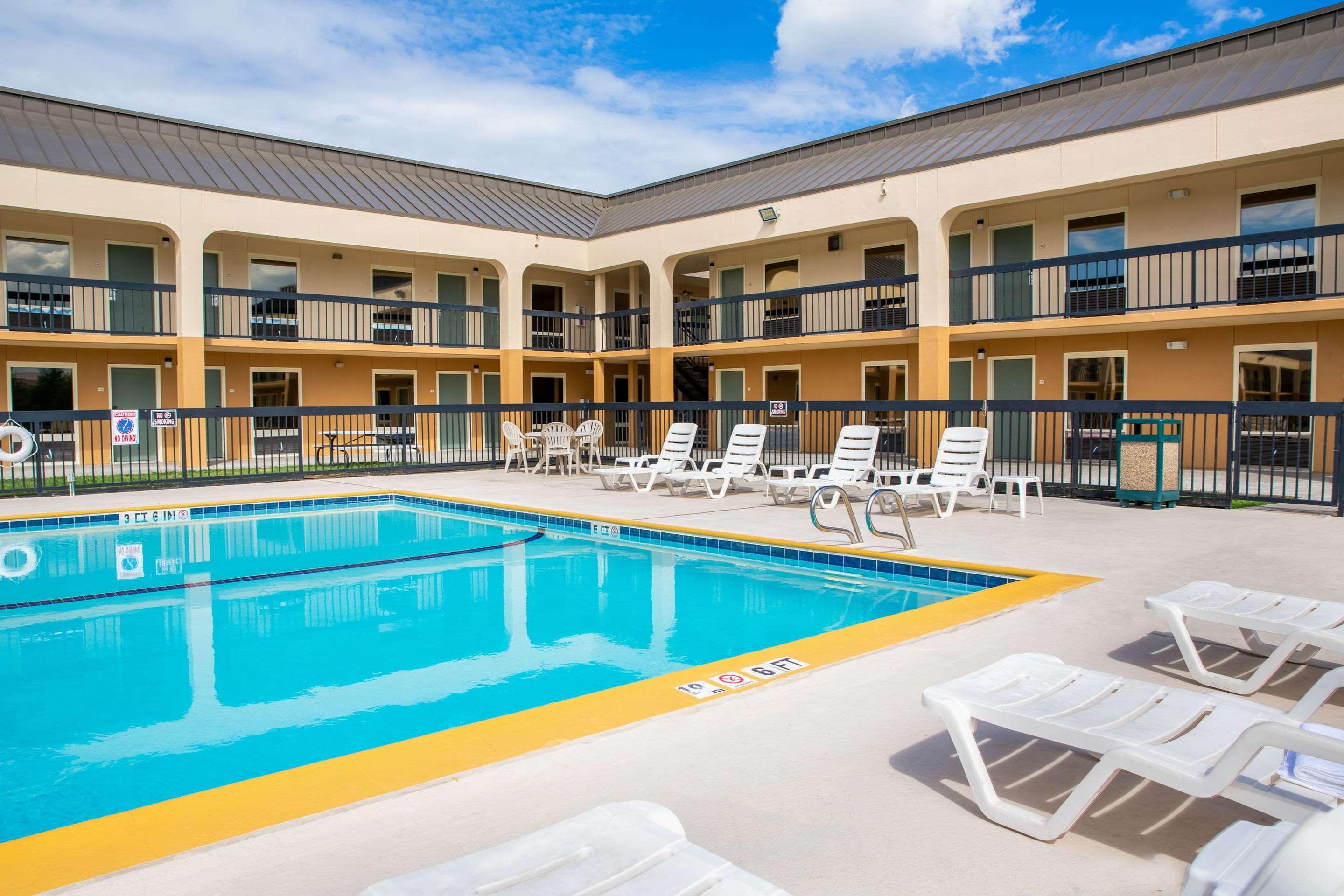 Quality Inn At Arlington Highlands Dış mekan fotoğraf