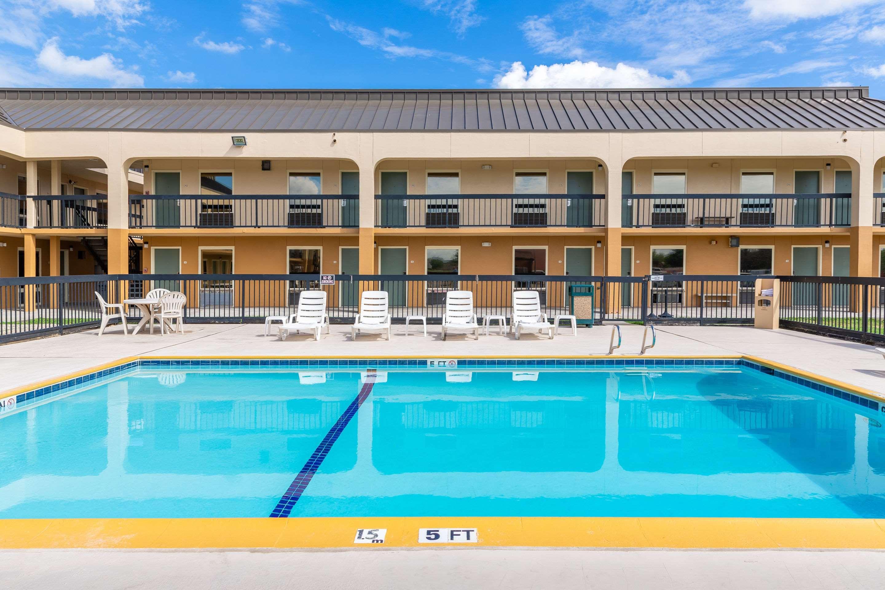 Quality Inn At Arlington Highlands Dış mekan fotoğraf