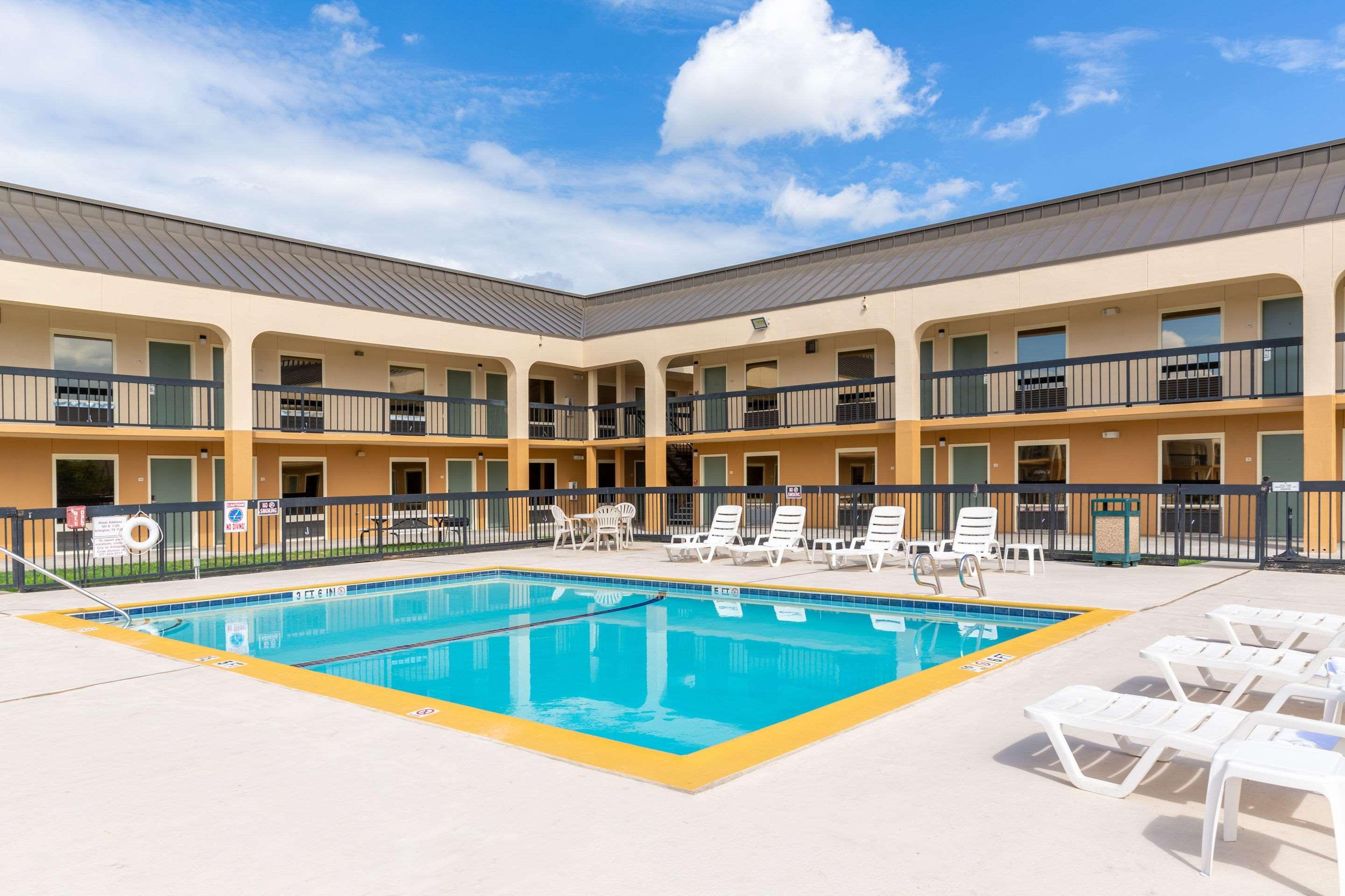 Quality Inn At Arlington Highlands Dış mekan fotoğraf