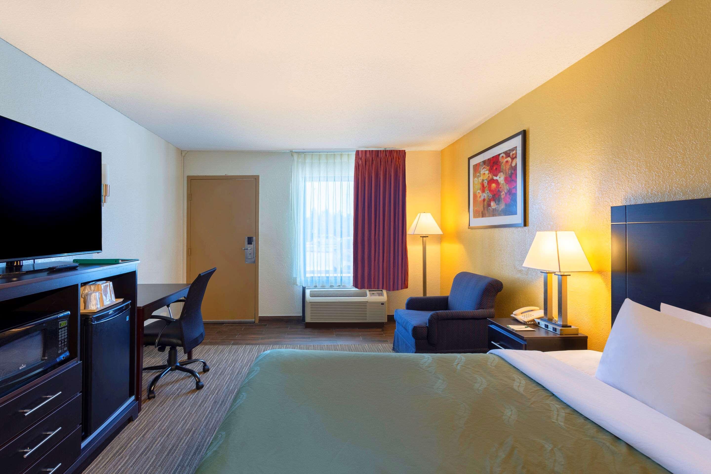 Quality Inn At Arlington Highlands Dış mekan fotoğraf