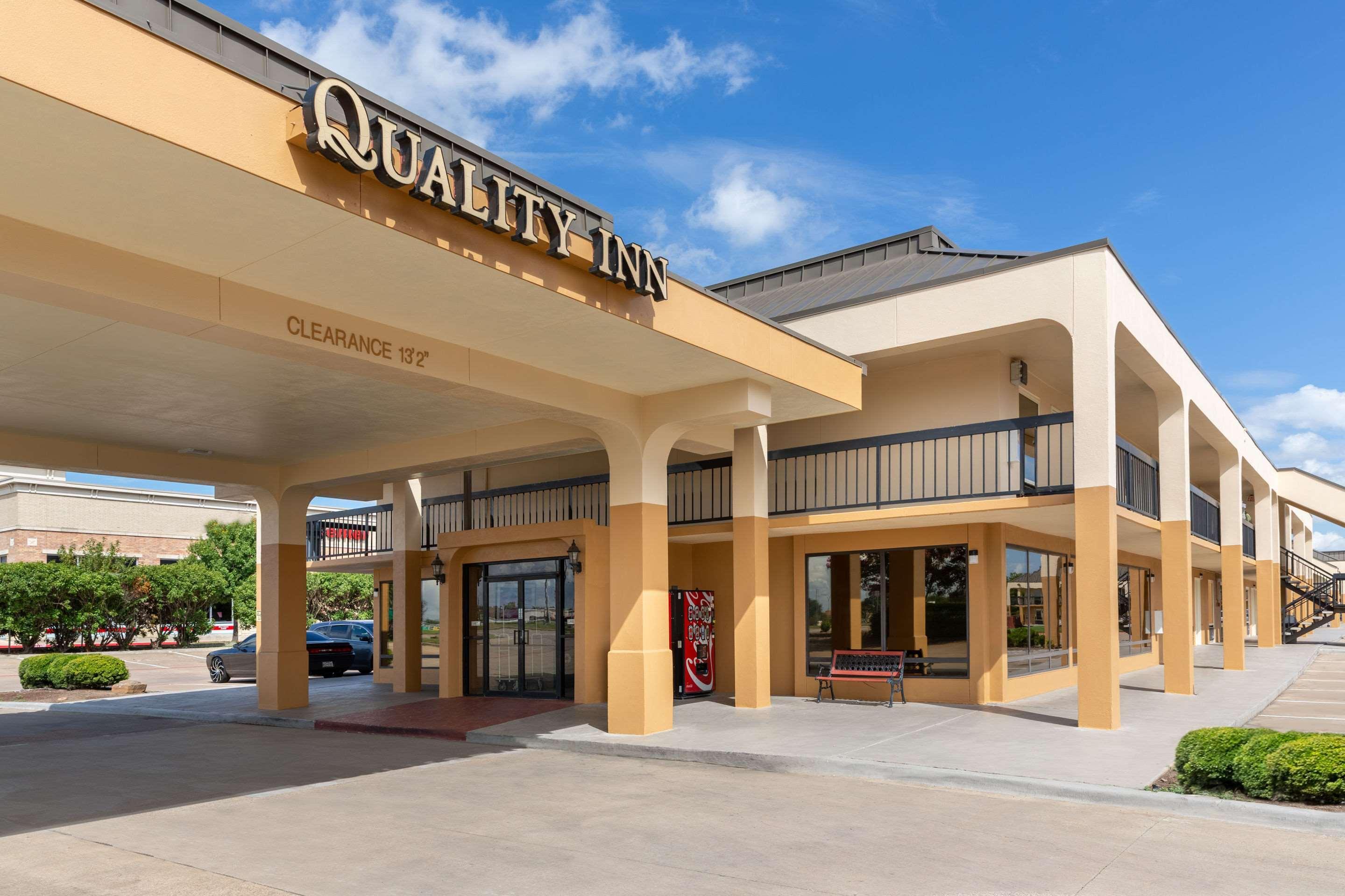 Quality Inn At Arlington Highlands Dış mekan fotoğraf