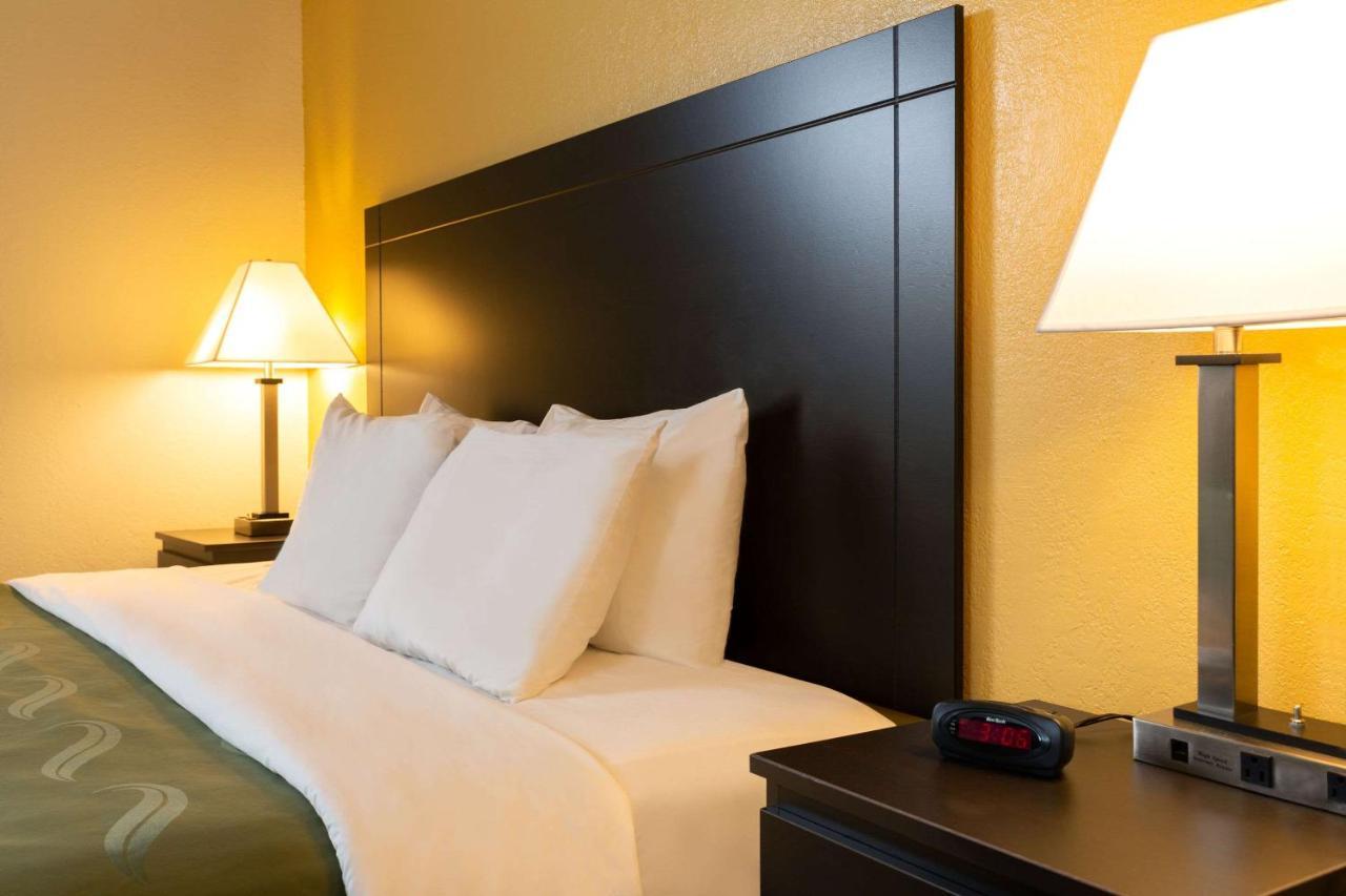 Quality Inn At Arlington Highlands Dış mekan fotoğraf